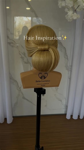 Elegant hairstyle inspiration for special moments✨ This updo is perfect as a bridal hairstyle, for evening looks, weddings and elegant events. A timeless style for occasions where elegance matters most. ✨ 👉 Should I make a tutorial? —— Eine elegante Hairstyle-Inspiration für besondere Momente ✨ Diese Hochsteckfrisur eignet sich perfekt als Brautfrisur, für Abendfrisuren, Hochzeiten und elegante Events. Ein zeitloser Look für besondere Anlässe, bei denen Eleganz im Mittelpunkt steht. 👉 Soll ich