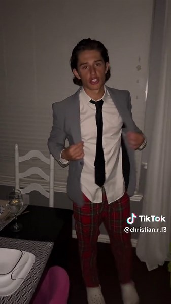 Cristiano Llamas: Age, Edits, Italian Heritage Lip-sync Performance