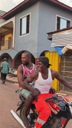 Shatta Wale Old Dance Moves