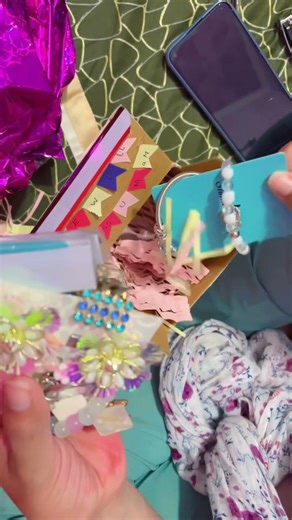 Unboxing students gifts blessed with sweet students 🌸🌸 #craft #diy #explorenow #coolfinds #box
