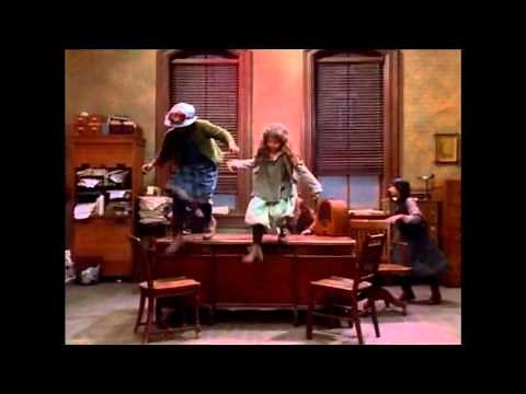 annie 1999 tu ropa da igual, es mas facil sonreir en español (españa).