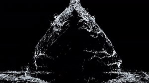 Fluid Water Splash Reveal Element