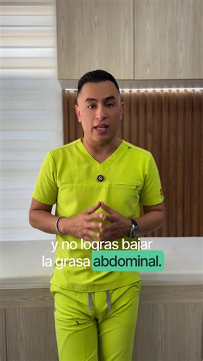Te hablamos sobre por qué la dieta y el ejercicio no son suficientes para bajar grasa abdominal si no duermes bien. Explicamos la ciencia detrás del sueño: cómo dormir menos de 6 horas dispara el cortisol (hormona del estrés) y altera la grelina y leptina, haciendo que acumules grasa en el abdomen y tengas más hambre. Te compartimos la regla del apagón: apagar pantallas a las 9 de la noche para que tu cuerpo produzca melatonina naturalmente y resetee tu quema de grasa cada noche. #DrSur #MedicSu