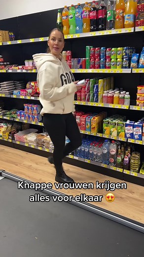 Kennis maken met mijn moeder #kmg #supermarket #vrouw #knap