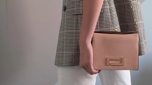La collection SS19 est en ligne 😍 😍 😍 https://www.lancel.com/fr/nouveautes-565.html | Lancel