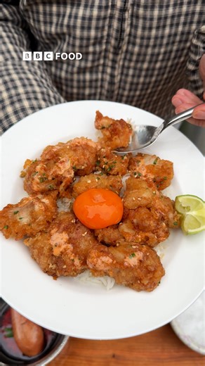 Crispy chicken, creamy soy-cured egg yolk, fluffy rice. Name a better Friday night dinner. http://www.bbc.co.uk/food/recipes/soy_and_garlic_chicken_74618 | BBC Food