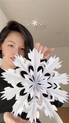Diy 3D snowflake from white paper