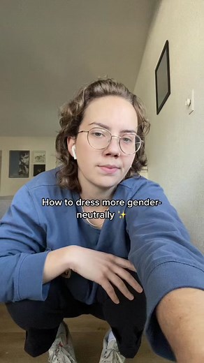 How to dress more gender-neutrally. I hope this is helpful! #lgbtq #fashion #queeroutfitinspo #genderneutral #outfitinspo #howto #wlw #fashiontips #mascoutfits