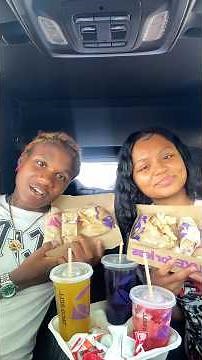 Taco Bell Luxe Box🌮🔔 #tacobell #mukbang #foodreview