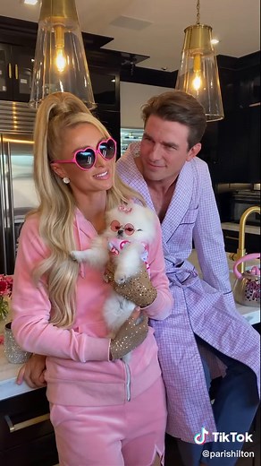 Nothing like being serenaded with my favorite @Britney Spears and @Elton John song 😹 #ThatsHot #ButCouldBeHotter @Tom