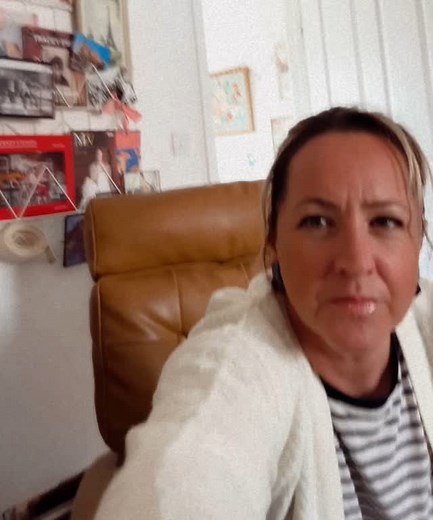 13 reactions · 3 comments | FLO’S MAG issue four explained! #fareham #gosport #farehammagazine #gosportmagazine #hampshiremagazine | Flo’s Circle | Facebook