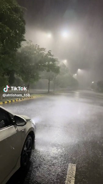 Lahore weather🌧️🤍#fouryou #fouryoupage #fy #fyp #100k #viral #ahtisham_158 #fypシ