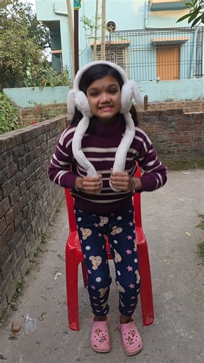 Dakho hum sab ko kya kya mila 🙏🥰#kritikaofficial#Shorts funny video