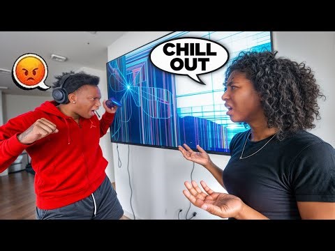 GAMER RAGE PRANK ON GIRLFRIEND *I CRASHED OUT*