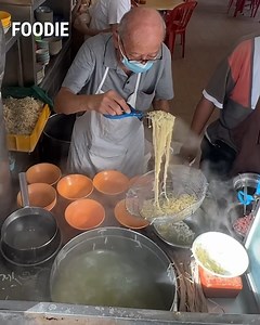 This place in Ipoh has been serving Hakka Mee for over 50 years 🔥 📍Paris Restaurant Hakka Mee | Foodie