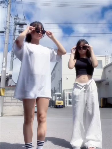 白Tシャツ着こなし術：透け感・コーデ・トレンド