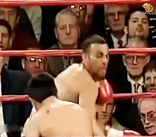 Prince Naseem vs Antonio Barrera 🥊 Absolute beating , Showboating boxing style and Dancing But .. | Anita Skorgan