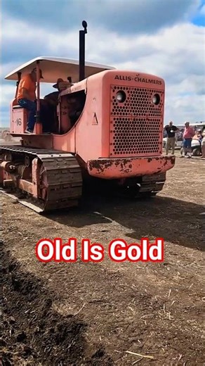 Allis-Chalmers HD-16 Crawler Tractor | Old Is Gold | #shortvideo #allischalmers #crawlertractor