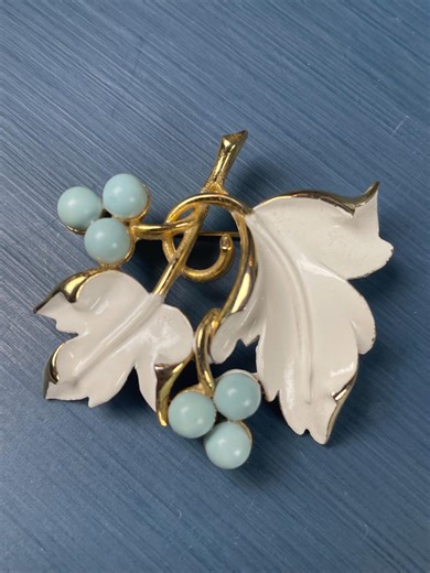 Vintage 60s Sarah Coventry Enamel Leaf & Berry 1967 Placid Beauty Brooch Pin - Etsy