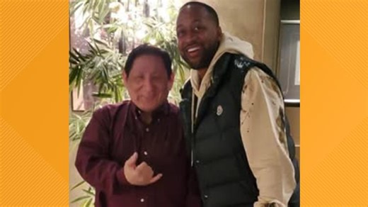 Steve Urkel actor Jaleel White makes holiday stop at Dave Wong’s Restaurant in Stockton