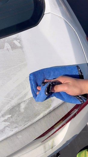 Everything you need to know about HydroGlide Ceramic Waterless Wash❗️ Chemical Guys HydroGlide is the ultimate 6-in-1 ceramic waterless wash that cleans, adds a super high-shine finish, helps reduce imperfections, adds depth and clarity to your vehicle’s paint, and provides ceramic hydrophobic water beading protection without using any water- all in one easy step! Tap link in bio to get yours today! | Chemical Guys