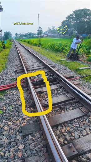 manually points changing #viral #trending #YouTubeShorts #foryou #locomaster #locopilot #train