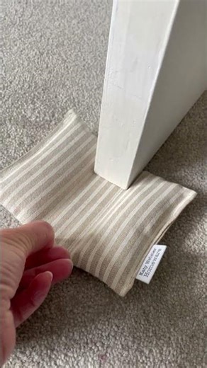 White Stripe Door Wedge