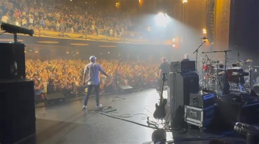Seattle... thank you for two great shows! Now we head to Vancouver! | PIXIES