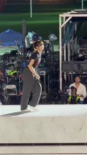 She is so hot but she has to do something silly every 5 seconds or she’ll explode😭
