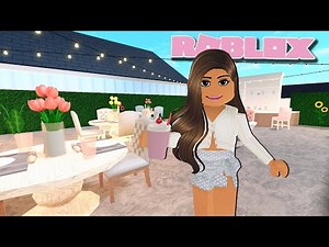 I MADE A ROOFTOP RESTAURANT FOR MY HOTEL ON BLOXBURG