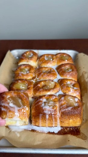 1.1M views · 20K reactions | Apple pie cinnamon rolls | G_Bque | Facebook