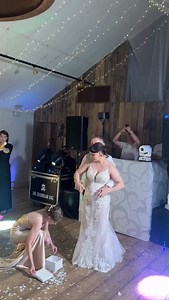 They thought it was just a first dance at a wedding… but it turned into a pregnancy announcement no one expected During their wedding first dance, the bride and groom revealed the sweetest surprise with the bride’s daughter helping announce she’s going to be a big sister A moment about love, family, and a new beginning. #fyp #weddingphotography#weddingphotographer#weddingsurprise#surprisereveal #bride #groom | James Morris Photography