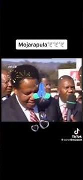 mogadubo giving a speech.