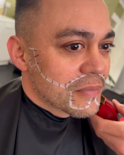 Beard Tattoo looks incredibly realistic! 🔥 | LADbible