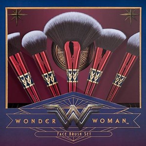 82K views · 1.8K reactions | You will GEEK OUT over these Wonder Woman makeup brushes!! | Clevver | Facebook