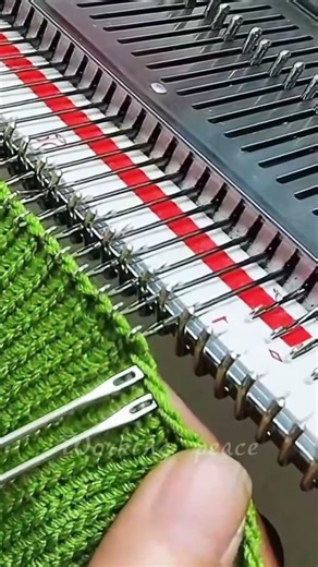 手動横編み機の針の操作