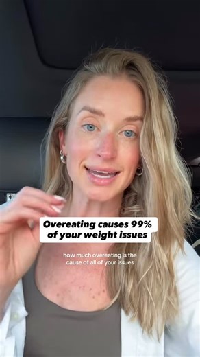 Jessie Golden on Instagram: "By overeating, I mean eating beyond comfortable fullness😭 (Not eating in a calorie surplus, aka more than your body uses) [comment “OVEREATING” below to get my latest substack article—10 step plot twist: how I stopped overeating everything—even chicken & broccoli🙃 sent to your DMs] I’m seeing the hype around bodybuilding-style eating with “high-volume” low cal meals…while people are stuffing themselves to the brim. The macro trackers who override their bodies’ cues