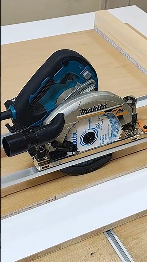 [Easy and simple] Electric circular saw table. Easily cuts even small pieces of wood.