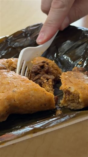 🌽🔥 ¡Nuevo Tamal Veracruzano de Chicharrón de La Ramos guisado con Salsa Morita! 🔥🌽 Familia… este tamal está de no dejar ni las hojas 😍. Masa suavecita estilo veracruzano, rellena con chicharrón de La Ramos guisado y el toque picosito–ahumado de nuestra salsa morita. Un sabor casero, auténtico y bien sabroso. 🤤 Tienes que probarlo sí o sí. Pásate a Tamales Fany y date este antojito recién salido de la vaporera. #TamalesFany 🌽❤️ | Tamales Fany
