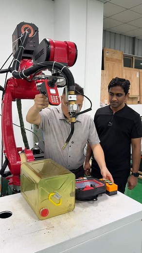 #Industrial #collaborative #welding #spraying #palletizing #six-axis robot#robotfactory | Li Zhang