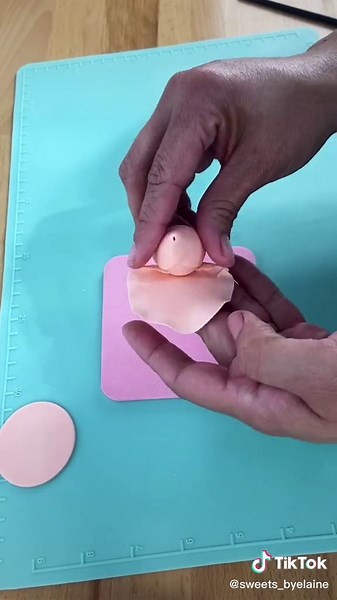 Gum Paste Flower Tutorial - Learn How to Make Beautiful Flowers