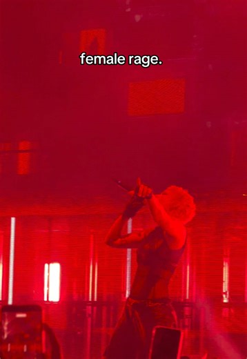 nightmare en live une dinguerie #halsey #badlands #concert #fangirl