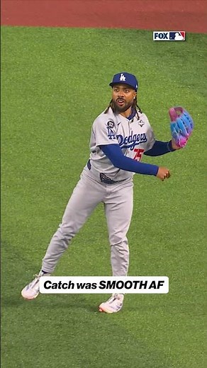Justin Dean with a SILKY catch 😎 #dodgers #worldseries #justindean