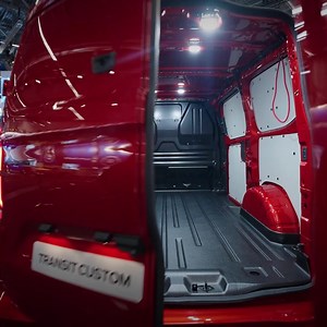 Ein Transporter wie kein anderer: der neue Ford Transit Custom. Jetzt informieren und Top-Konditionen sichern! | Ford Deutschland