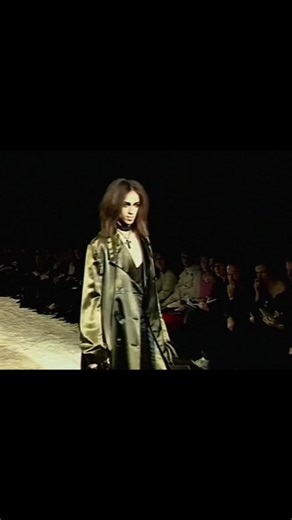 #michelledeswarte for #gucci fall winter 2002 #fyp #fashion | Gucci