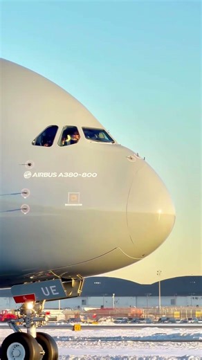 Emirates A380 Skywards 25th Anniversary livery makes its debut into JFK 🇦🇪🗽 ‪@emirates‬ ‪@airbus‬