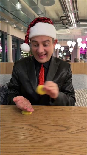 Santa Claus is coming! 🎅🏻| Arnaldo Mangini #comedy #magic #christmas