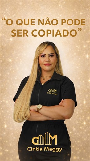 Cíntia Maggy|Corretora Ouro on Instagram: "Deus não coloca a gente em um lugar por acaso. Cada porta que se abriu aqui foi fruto de trabalho, fé e escolhas alinhadas com aquilo em que eu acredito. Podem até copiar o formato. Mas o que está em mim — não é copiável. Gratidão a quem caminha comigo. ✨ #MercadoImobiliario #CorretorDeImoveis #Imoveis #Fe #Proposito"