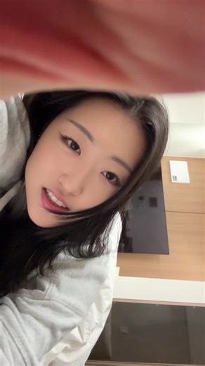 Itching an itch I shouldn’t itch now it’s itchier | itch prank