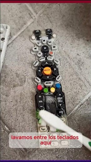 How to clean the Directv remote control ✌️ 📡